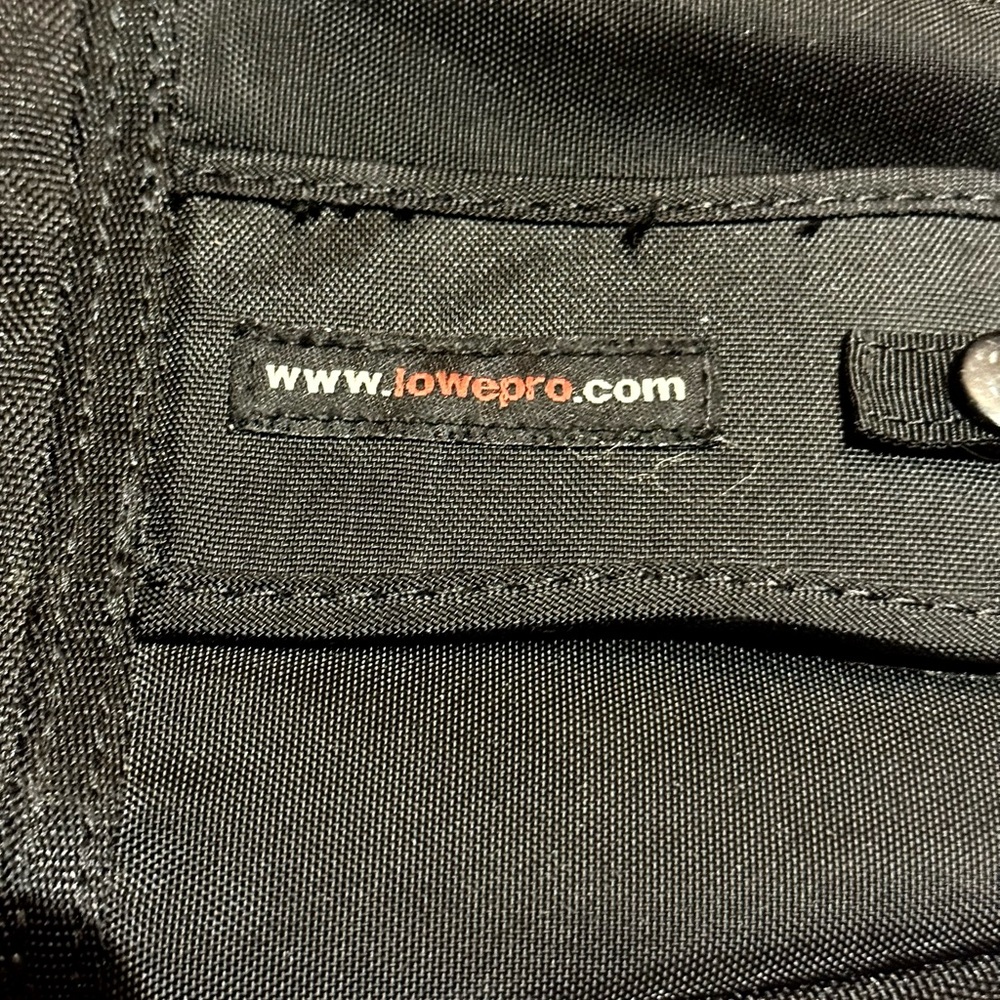 Lowepro - Camera Bag - Picture 4 of 6